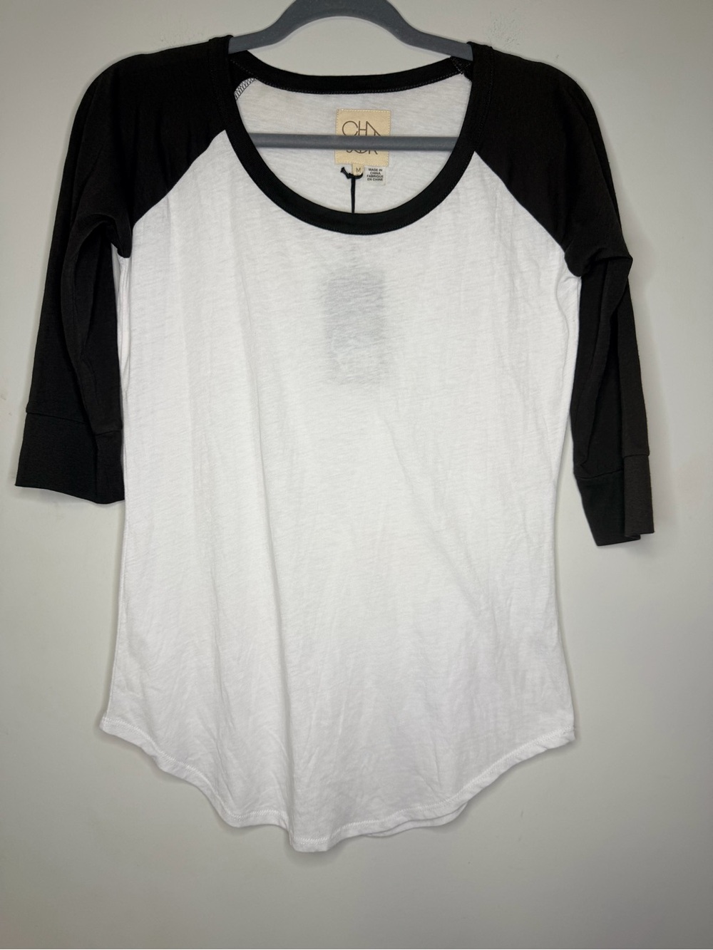 NWT Chaser Brand White Body Union Black Raglan 3/4 Sleeve Tee Size M